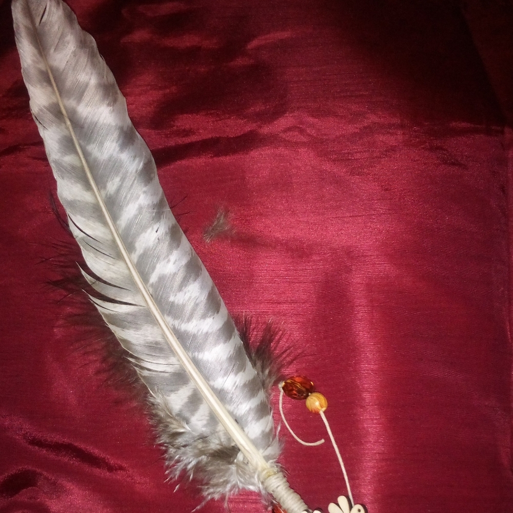 Smudging Feather - Picture 2 of 4